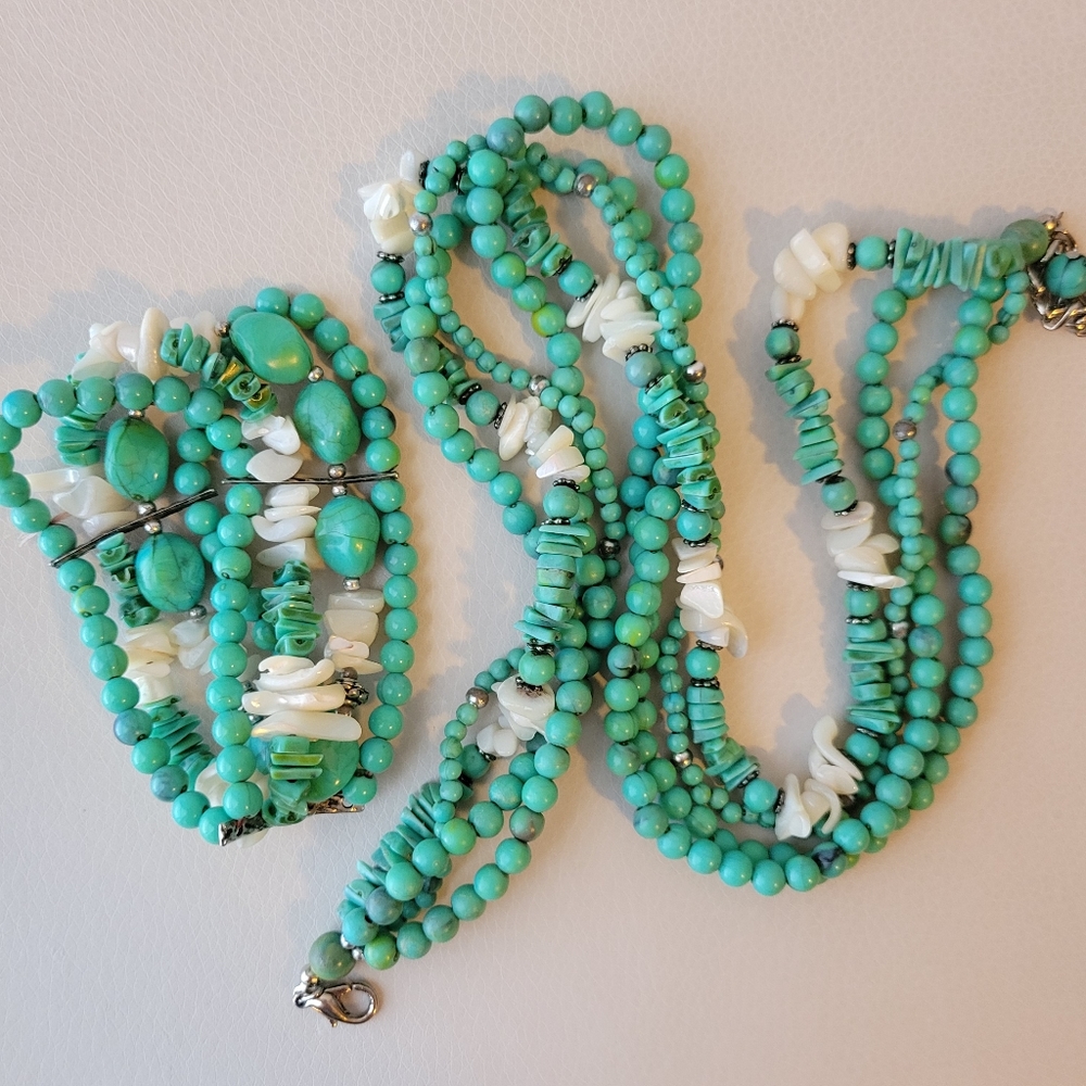Beaded Necklace & Bracelet Set ~ Turquoise & Mother of Pearl (Faux?) ~ Pretty!
